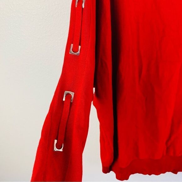 Avenue Lace Sleeve Sweater - Picture 2 of 4